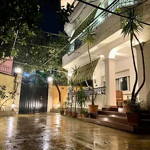 Mandarine Hostal